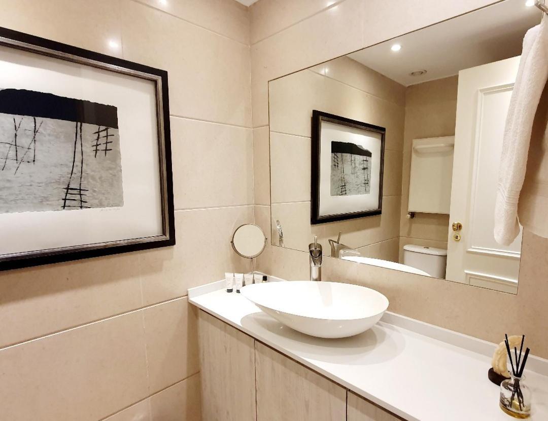 River View & Close To The Beach - Quarto Em Almada Exterior photo